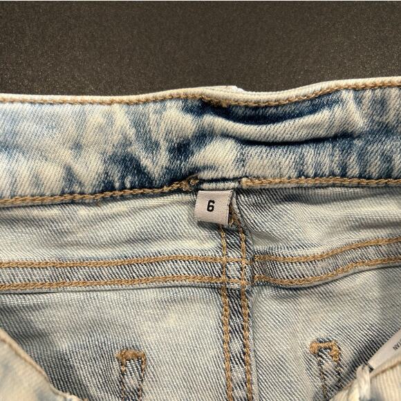 NWT DL1961 Light Wash Distressed Denim Skirt – Girls Size 6 - Picture 4 of 5